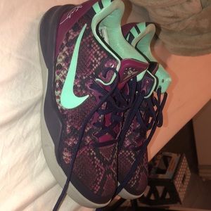 Nike Kobe Bryant 8 viper purple